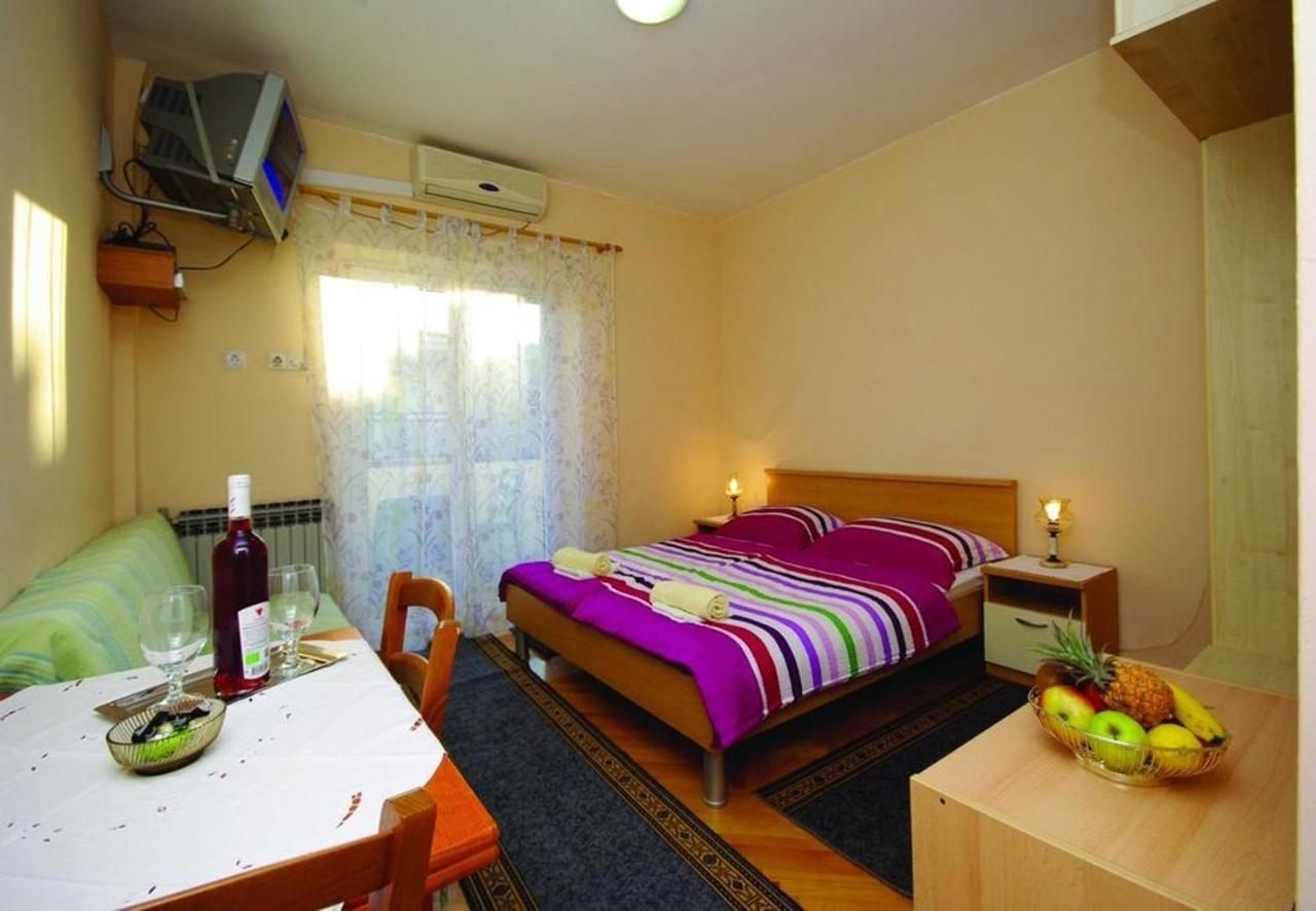 Apartments And Rooms Ljuba - 130 Meter From Sea 马卡尔斯卡 外观 照片